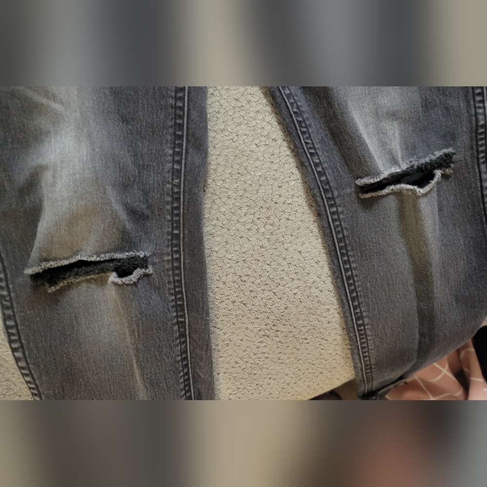 Distressed Gray Jeans - Picture 3 of 8